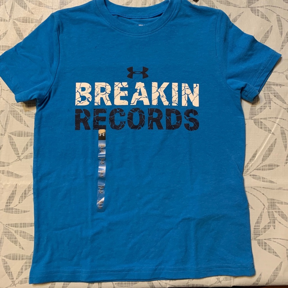 Under armour boys shirt